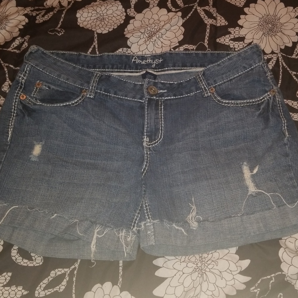 Amethyst jean shorts